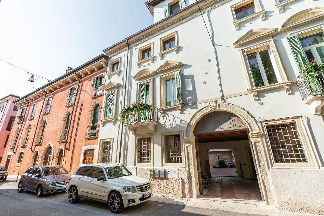 Domus Verona - Residenza Merici 0*,  Italia