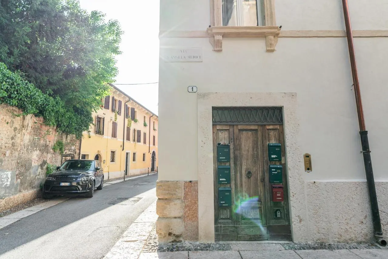 Domus Verona - Residenza Merici 0*,